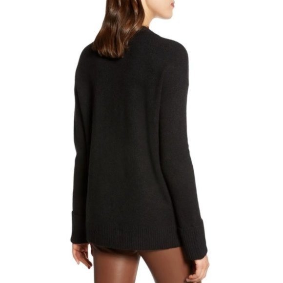 HALOGEN Relaxed V-Neck Long Sleeve Sweater in Black - NWT - Size XS - Picture 3 of 5